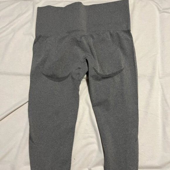 Knock off NVGTN leggings Medium - Picture 2 of 2